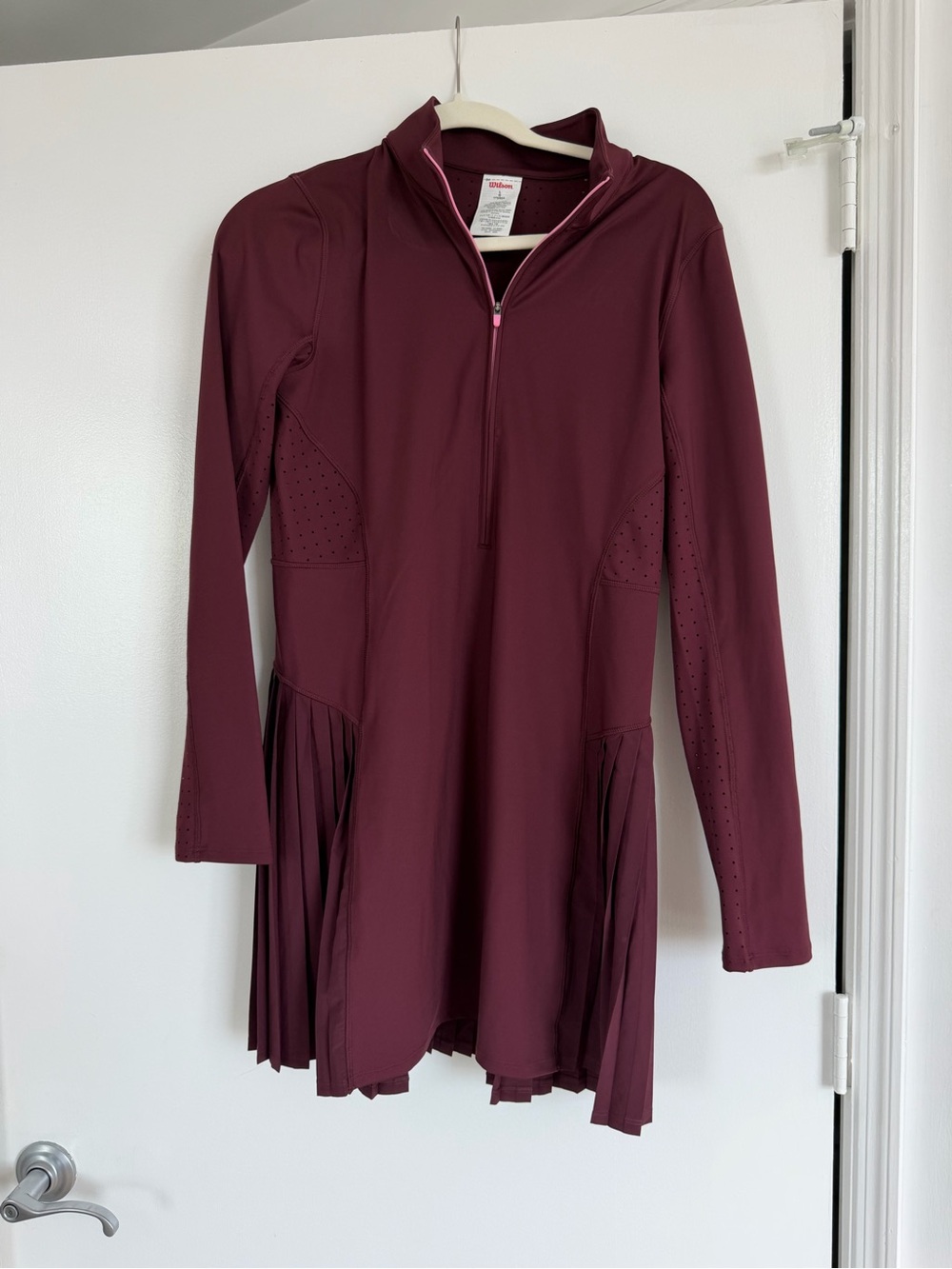 Wilson sports dress - Picture 4 of 4
